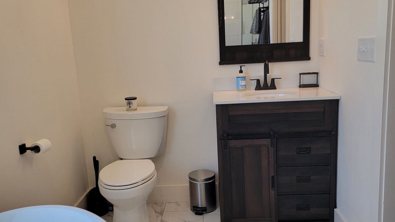 Photo of Bathroom in Old Fort