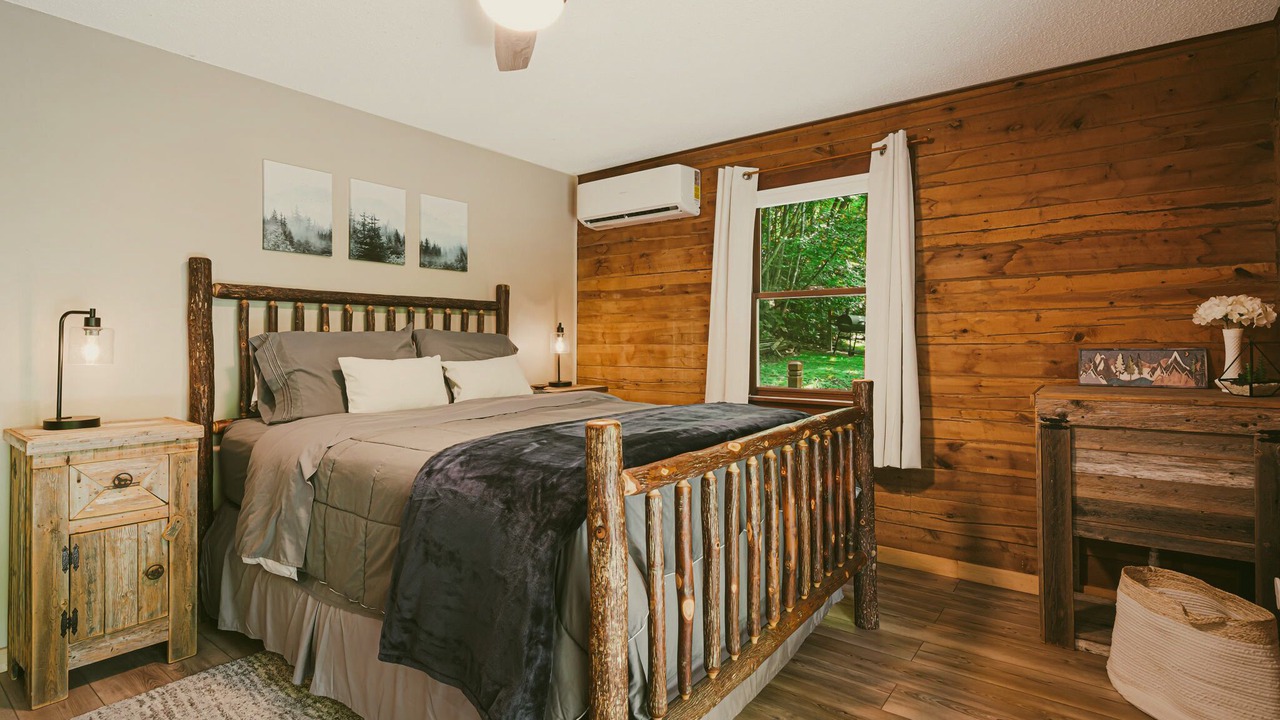 Photo of Bedroom in Sylva