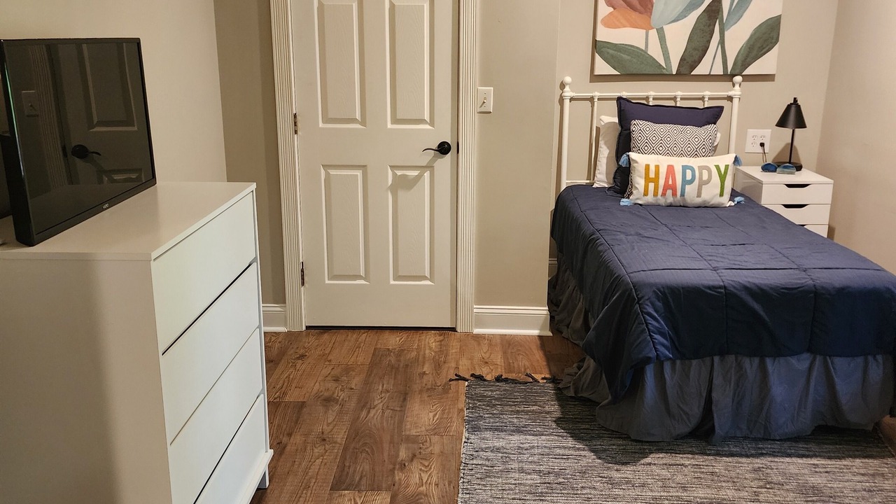 Photo of Bedroom in Royal Pines