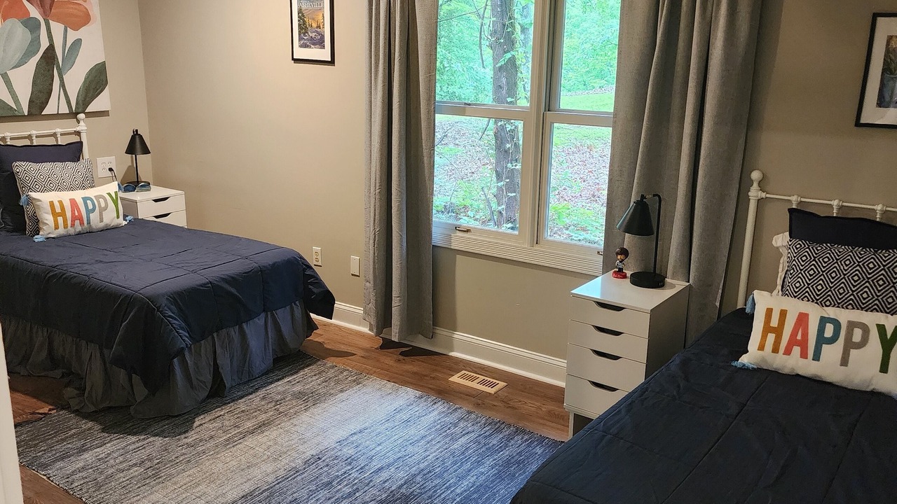 Photo of Bedroom in Royal Pines