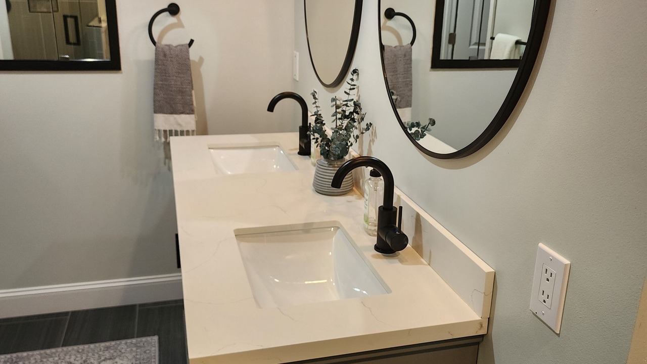 Photo of Bathroom in Royal Pines