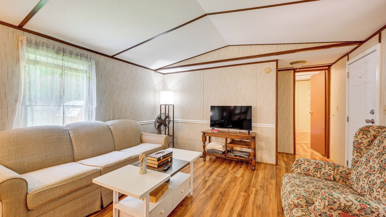 Photo of Livingroom in New London