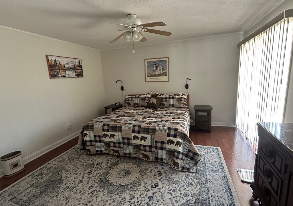 Photo of Bedroom in Marion Lake Club