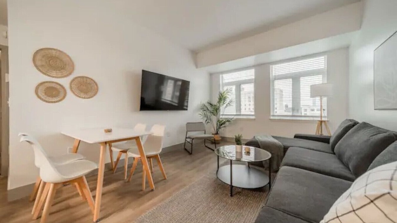 Photo of Livingroom in Charlotte Center City