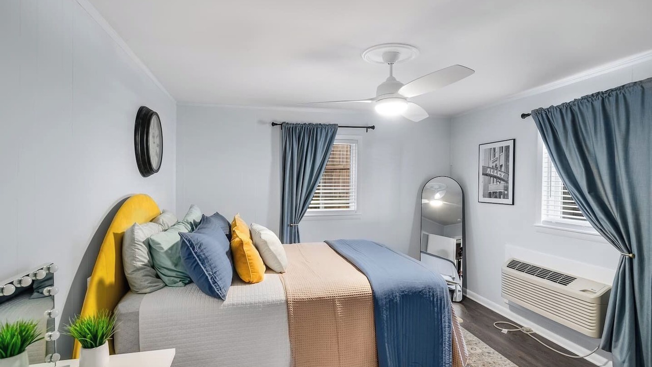 Photo of Bedroom in Melrose