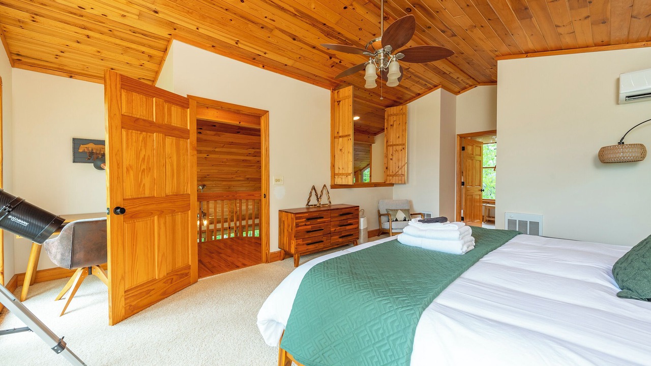 Photo of Bedroom in Burnsville