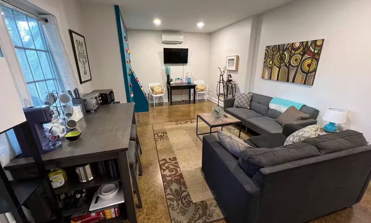Photo of Livingroom in Oakley