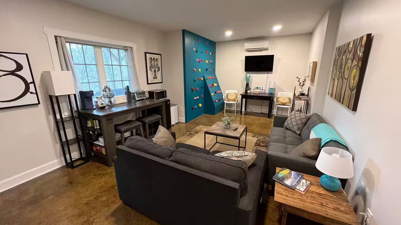 Photo of Livingroom in Oakley