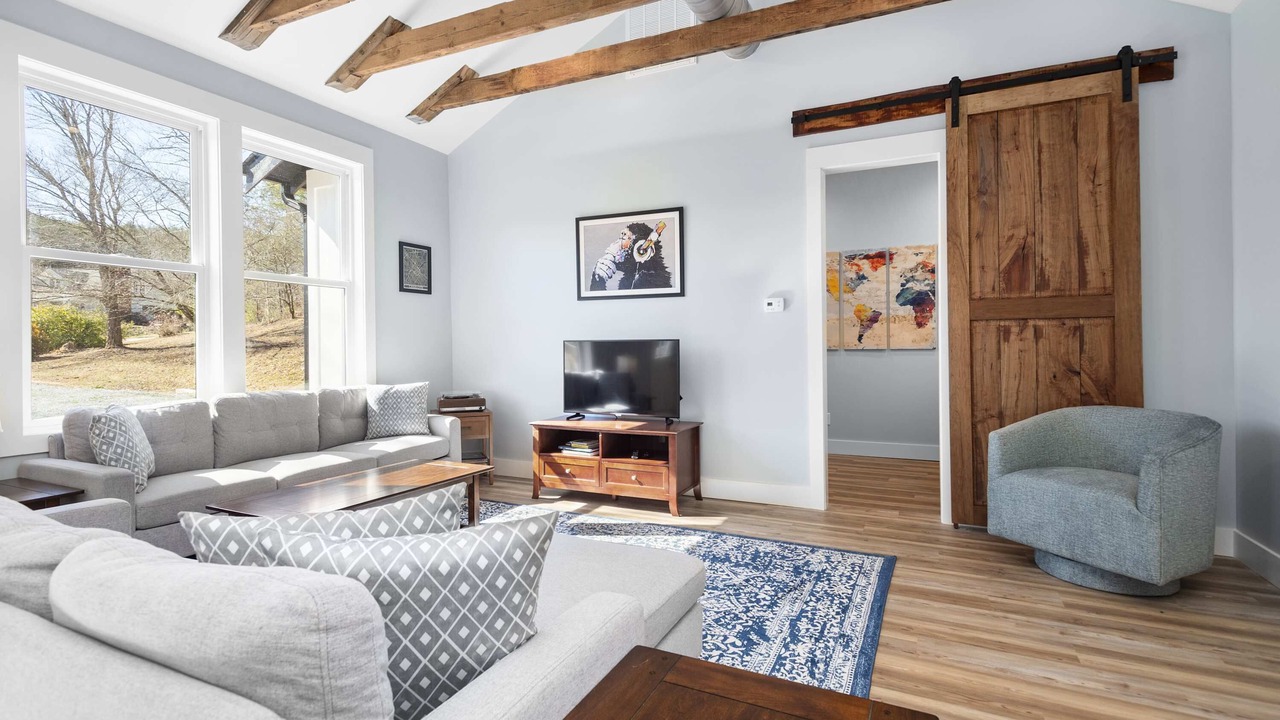 Photo of Livingroom in Old Fort