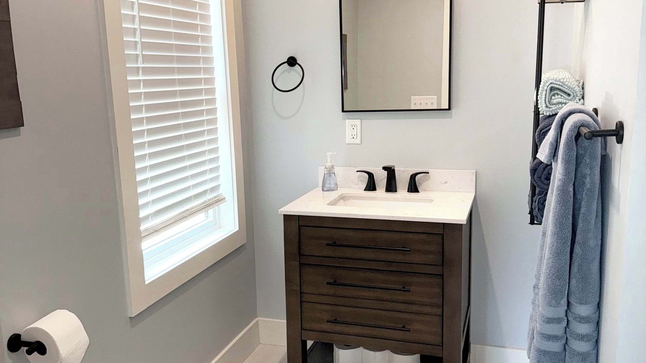 Photo of Bathroom in Old Fort