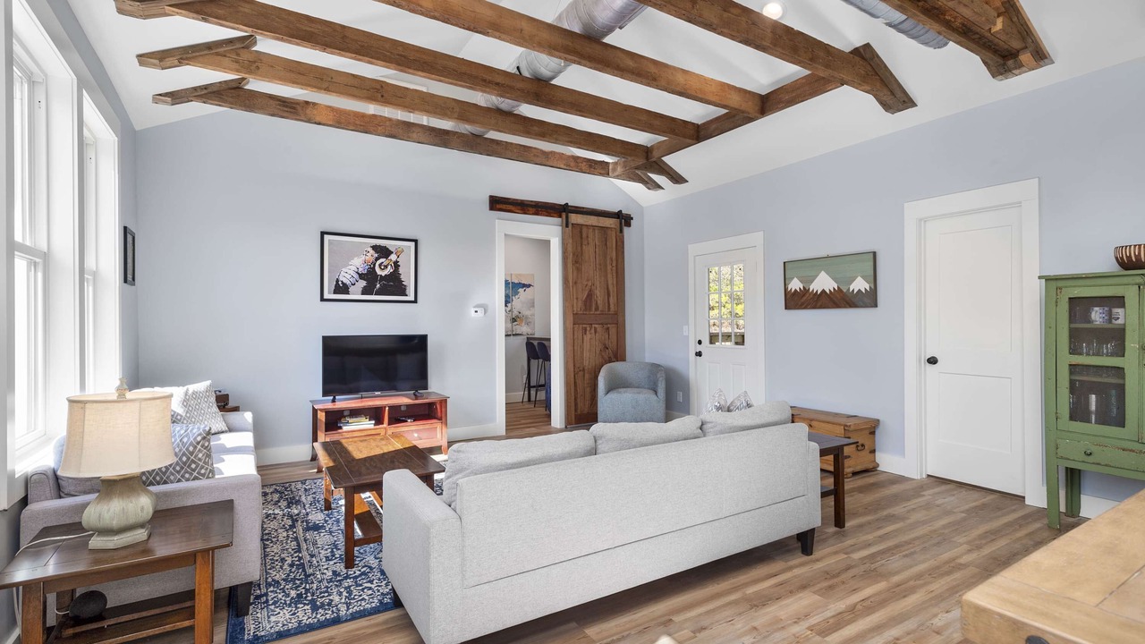 Photo of Livingroom in Old Fort