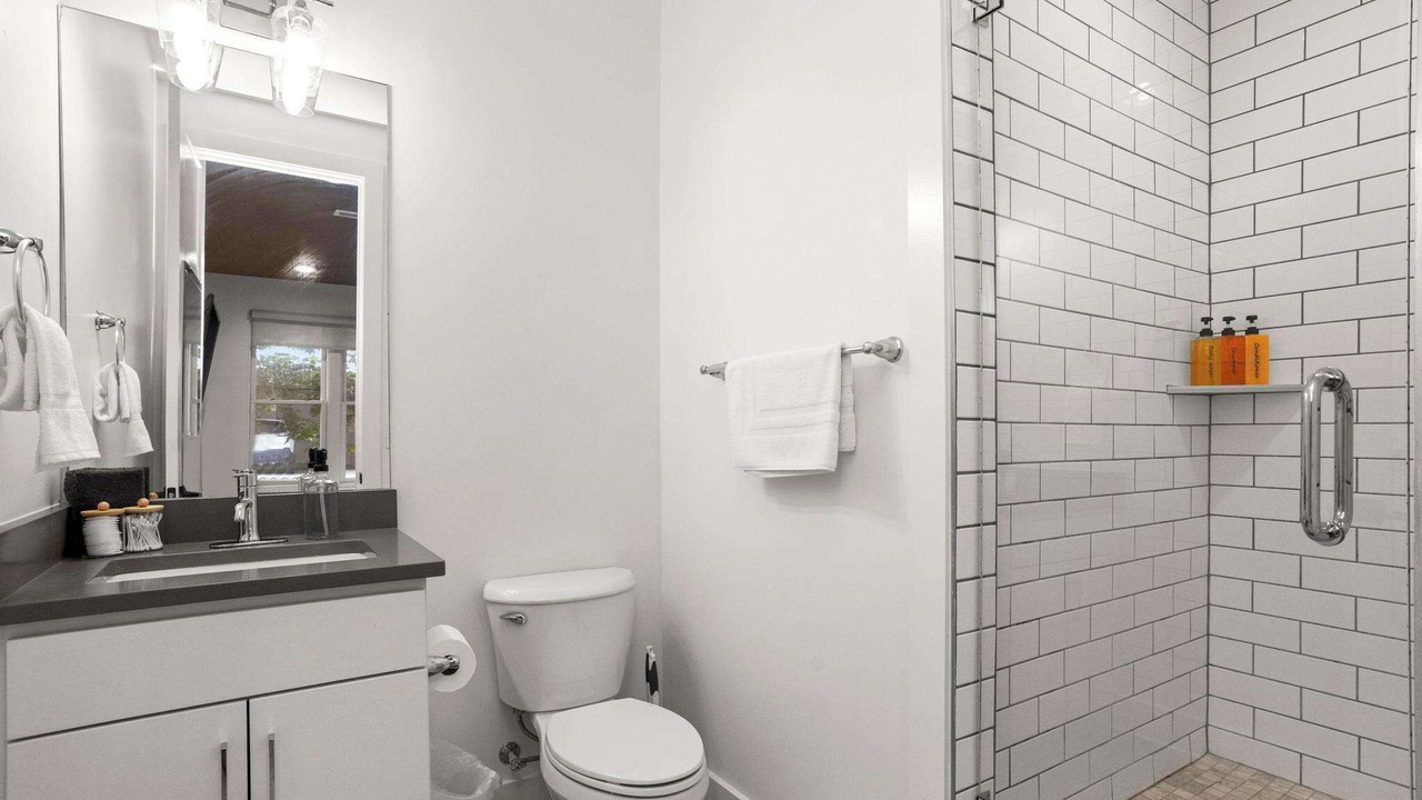 Photo of Bathroom in Eighth Avenue