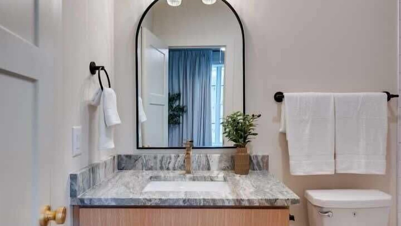 Photo of Bathroom in Hillsboro Village