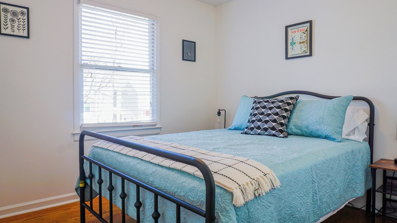 Photo of Bedroom in Downtown