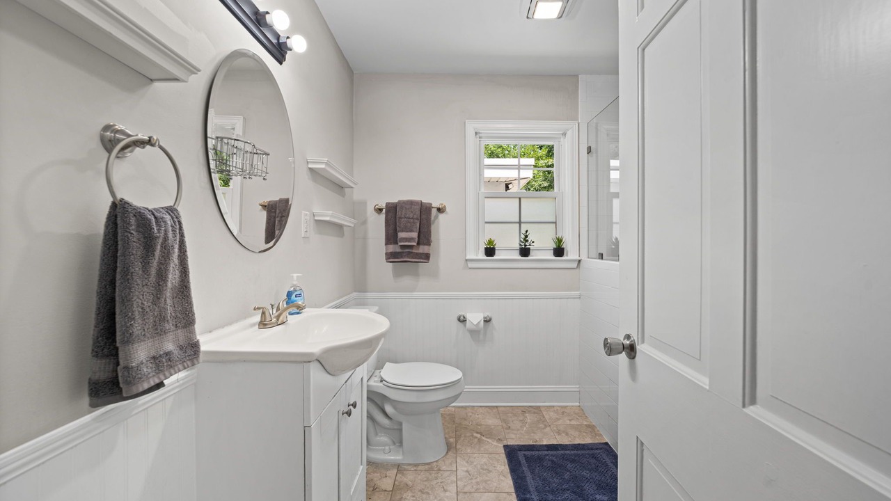 Photo of Bathroom in Lindley Park