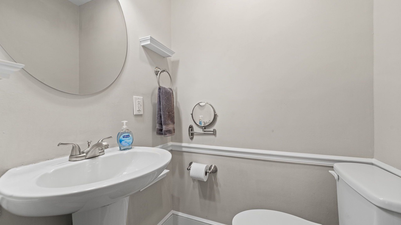 Photo of Bathroom in Lindley Park