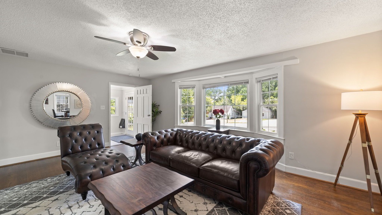 Photo of Livingroom in Lindley Park