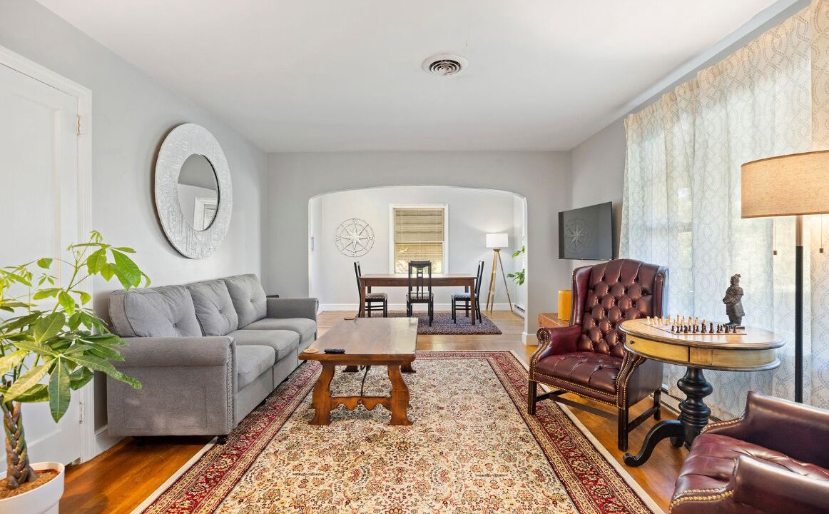 Photo of Livingroom in Lindley Park