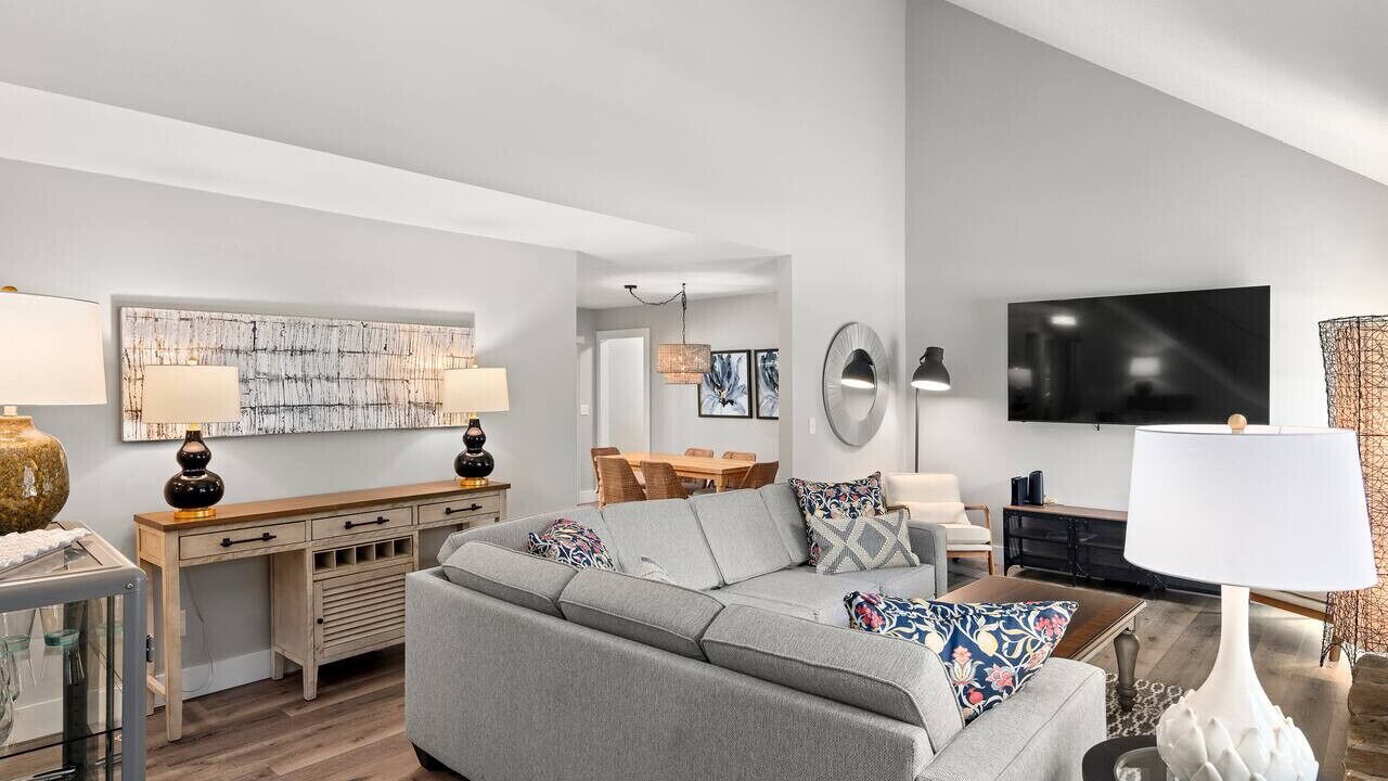 Photo of Livingroom in Royal Pines