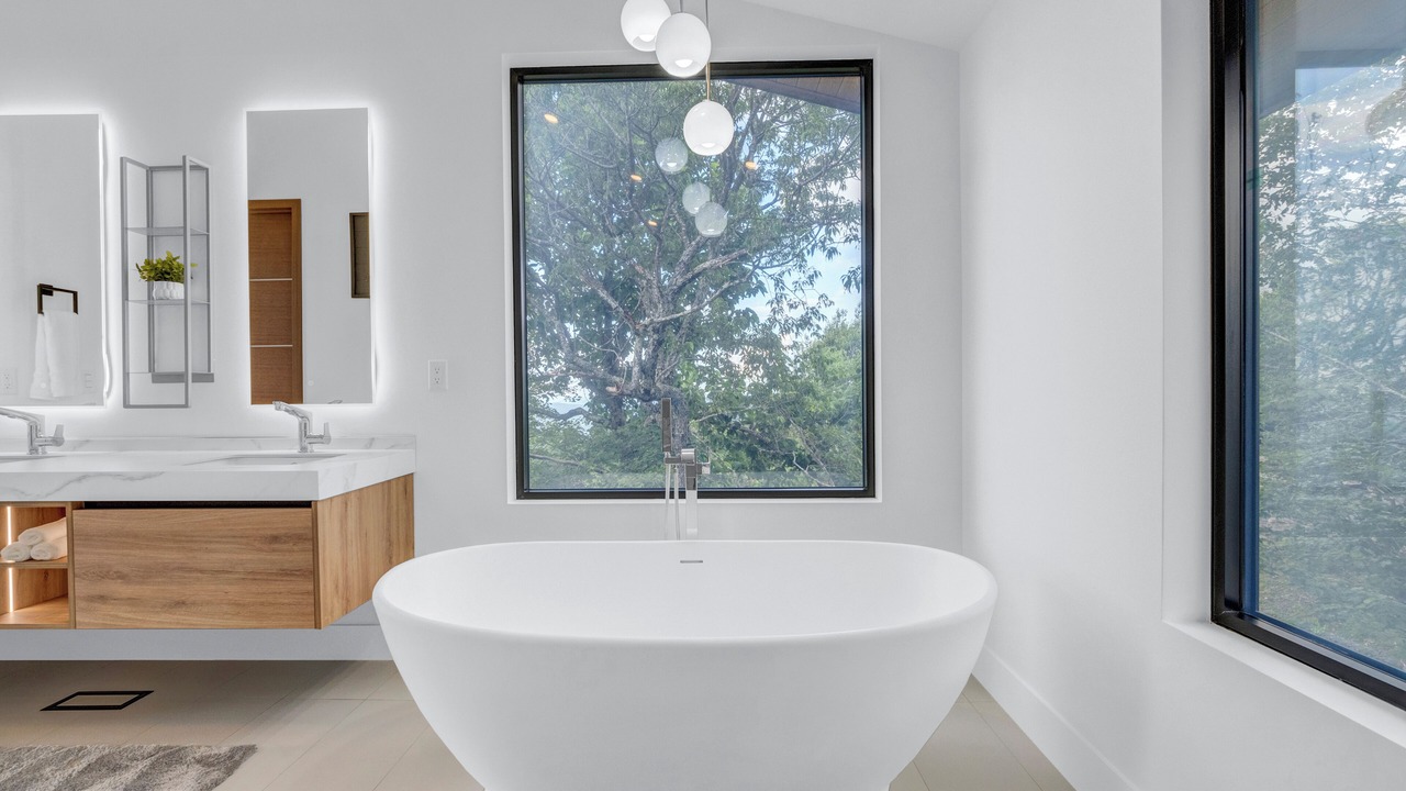 Photo of Bathroom in Beech Mountain