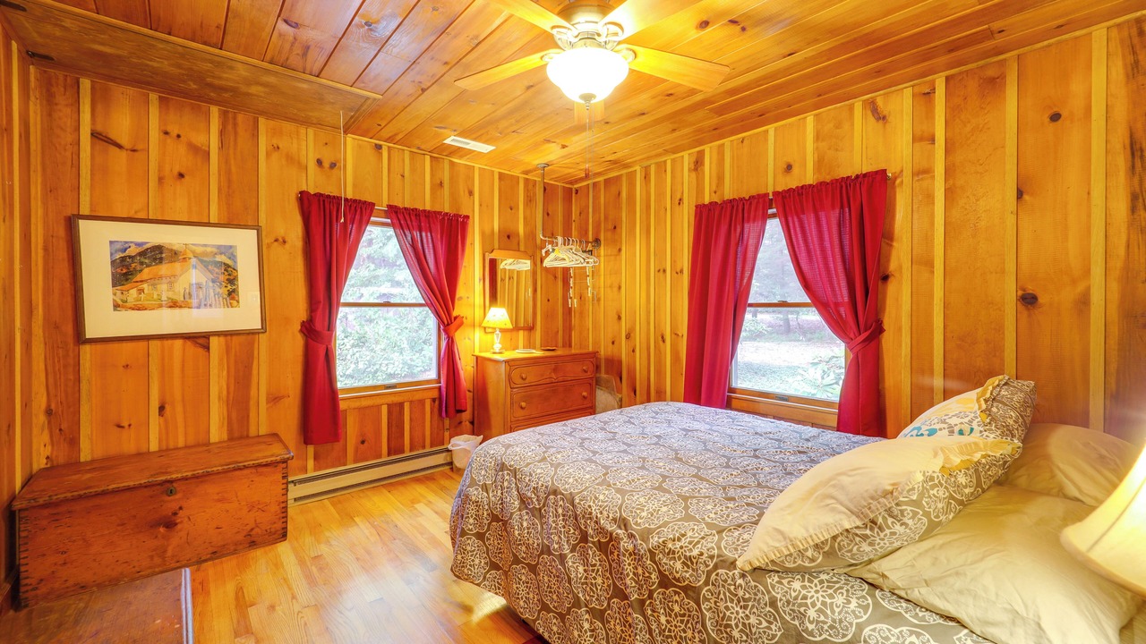 Photo of Bedroom in Little Switzerland