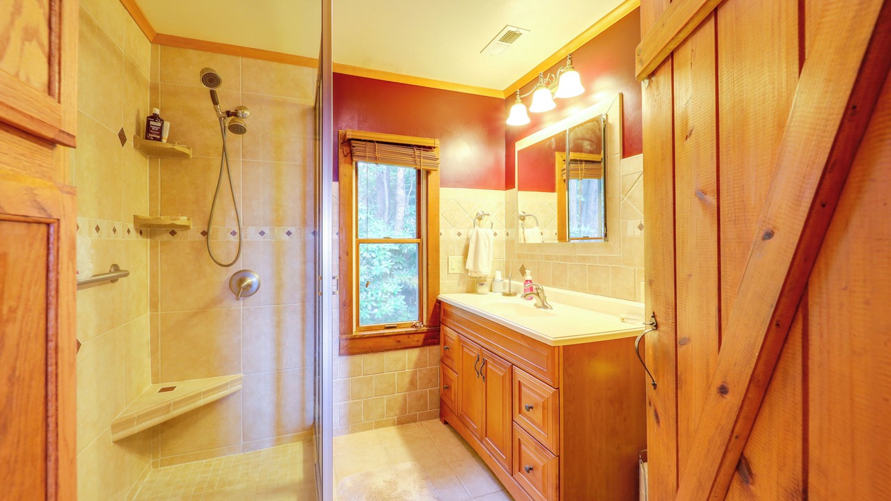Photo of Bathroom in Little Switzerland