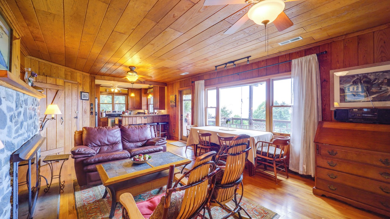 Photo of Livingroom in Little Switzerland