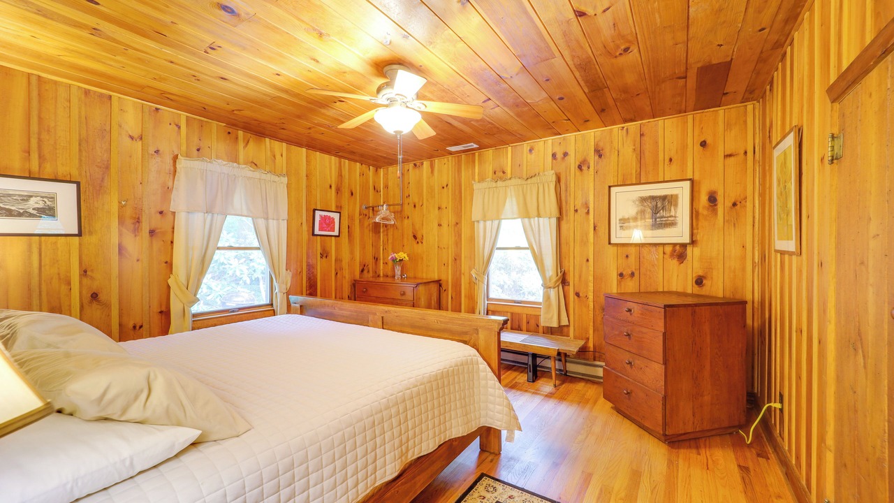 Photo of Bedroom in Little Switzerland