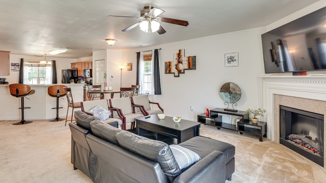 Photo of Livingroom in Southeast Raleigh