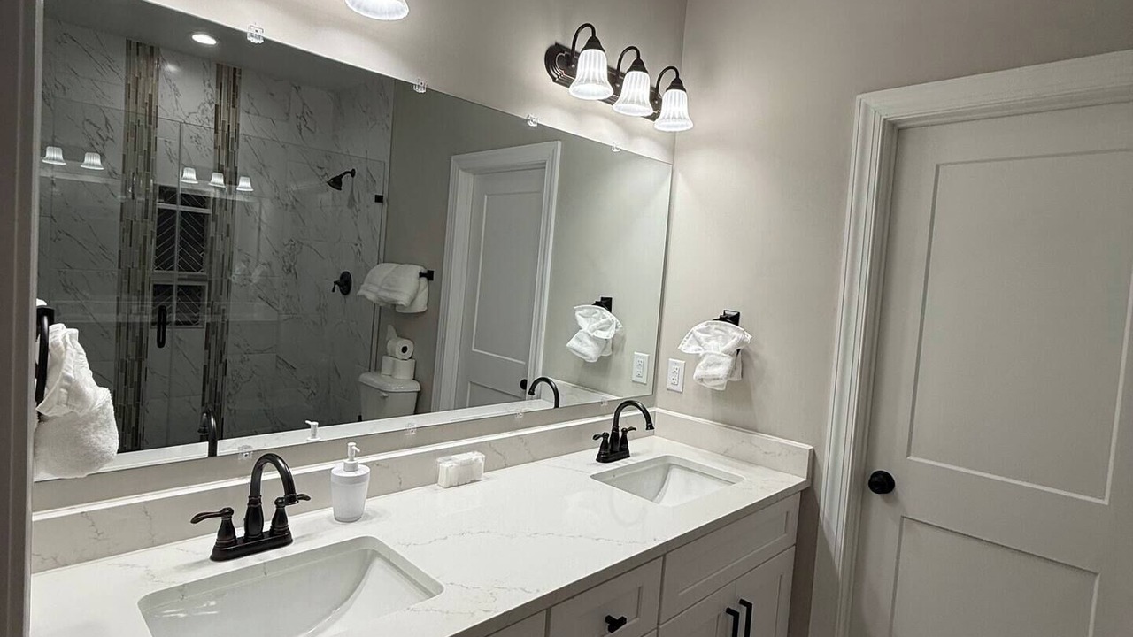 Photo of Bathroom in Glen Raven