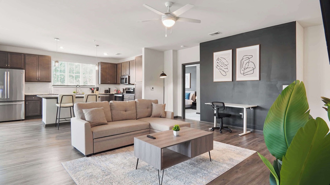 Photo of Livingroom in North Raleigh