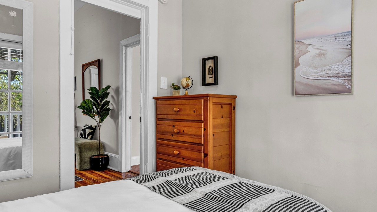 Photo of Bedroom in Metropolitan