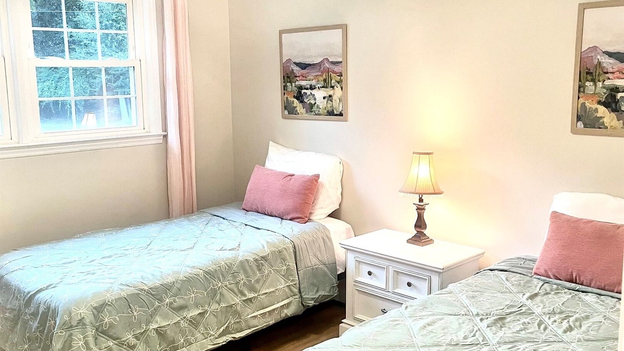 Photo of Bedroom in Albertson