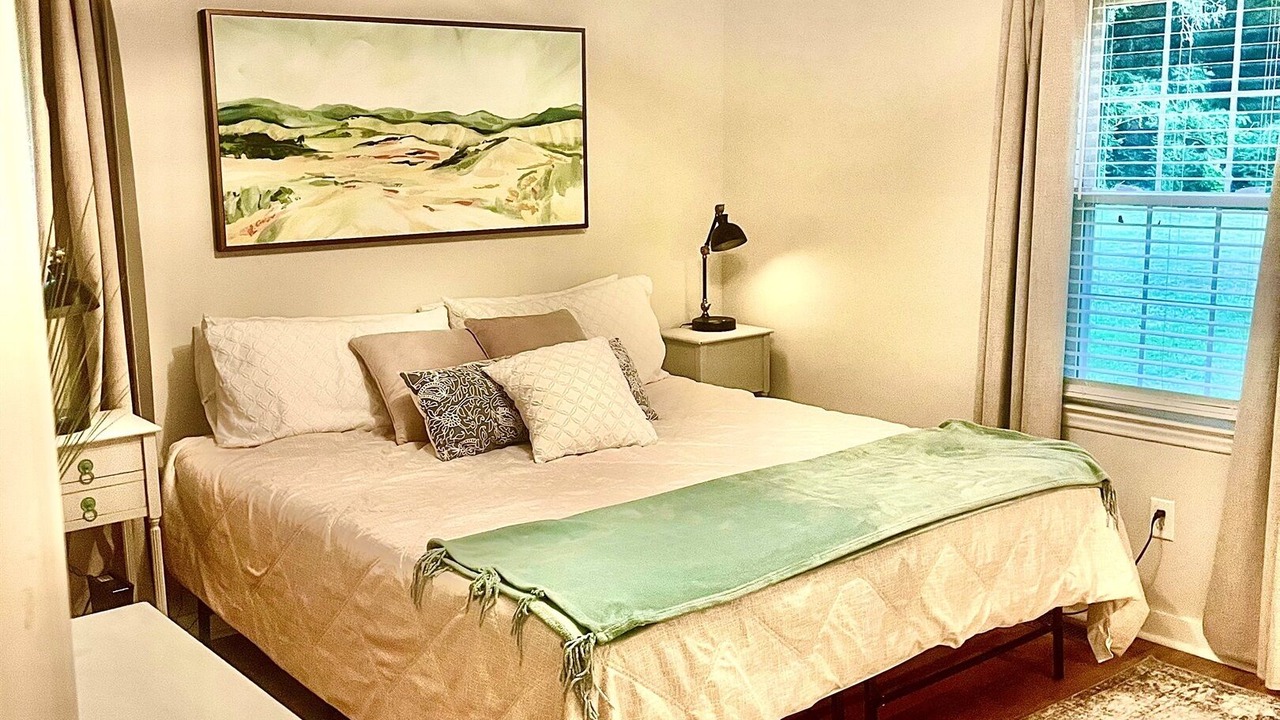 Photo of Bedroom in Albertson