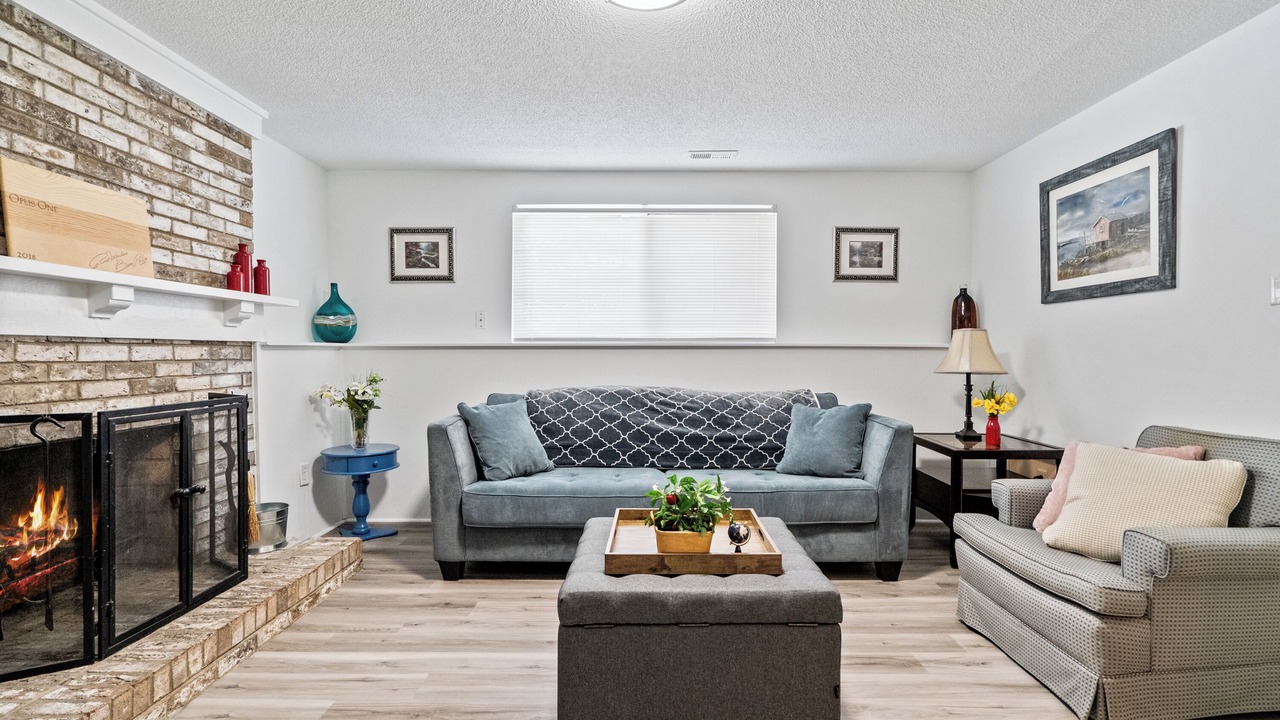 Photo of Livingroom in Pineville