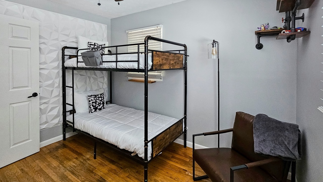 Photo of Bedroom in Hendersonville