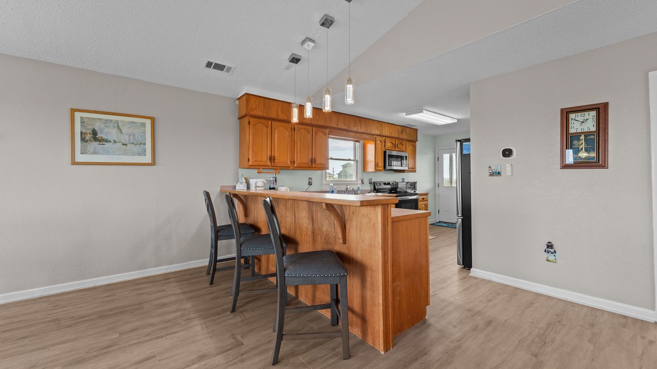 Photo of Kitchen in Waves