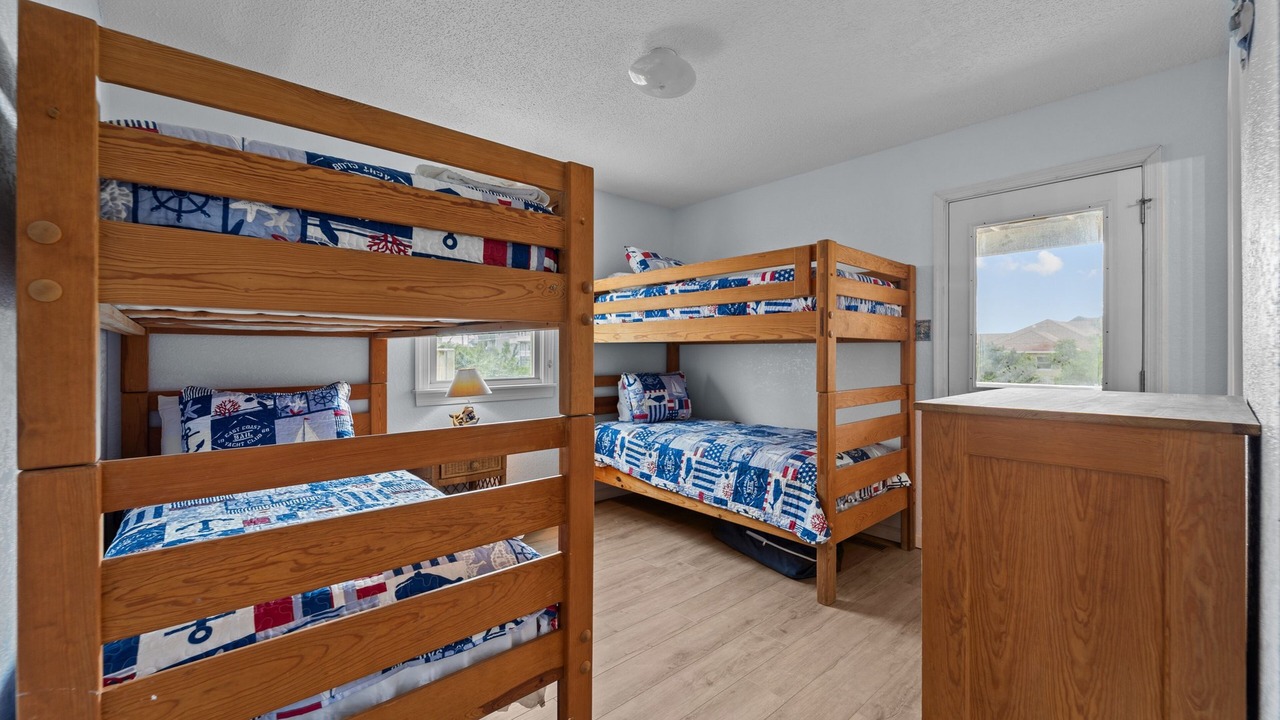 Photo of Bedroom in Waves