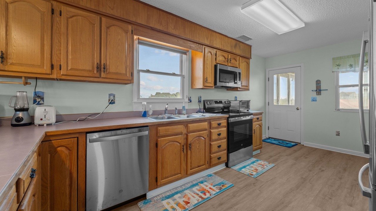 Photo of Kitchen in Waves