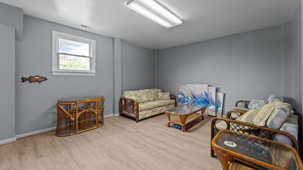 Photo of Livingroom in Waves
