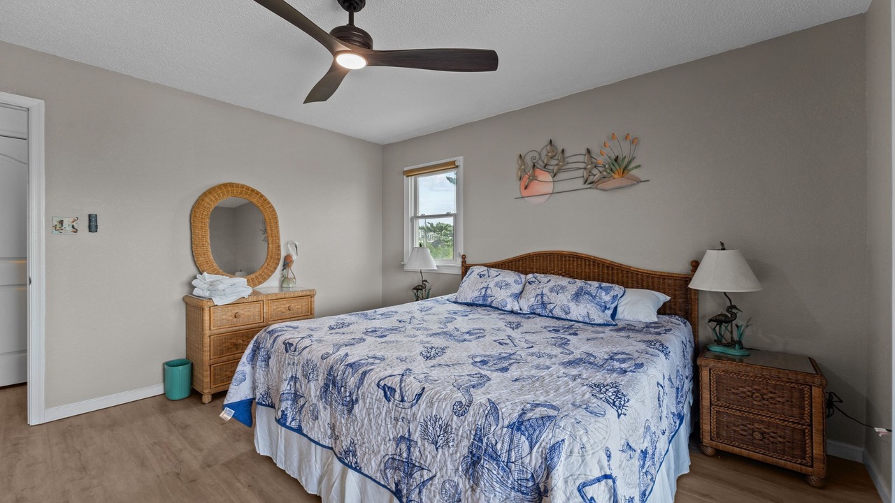 Photo of Bedroom in Waves