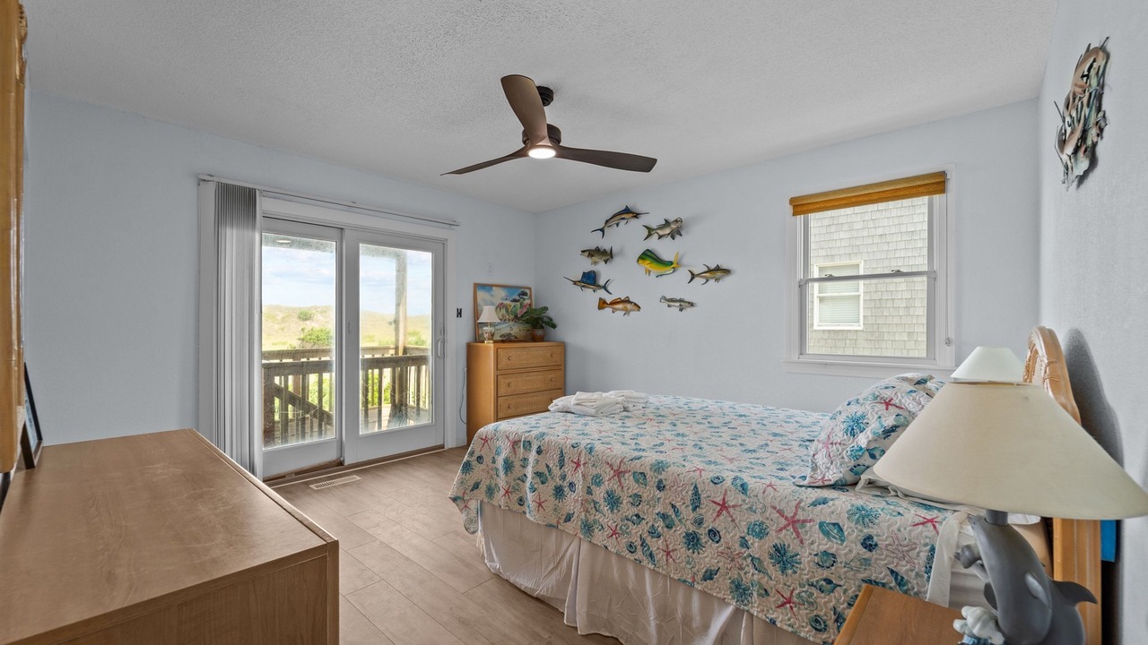 Photo of Bedroom in Waves