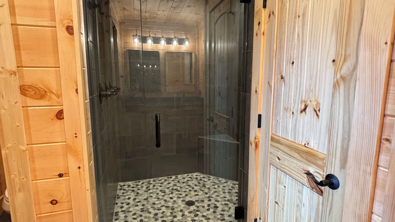 Photo of Bathroom in Maggie Valley