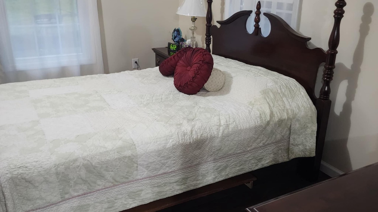 Photo of Bedroom in Hamptonville