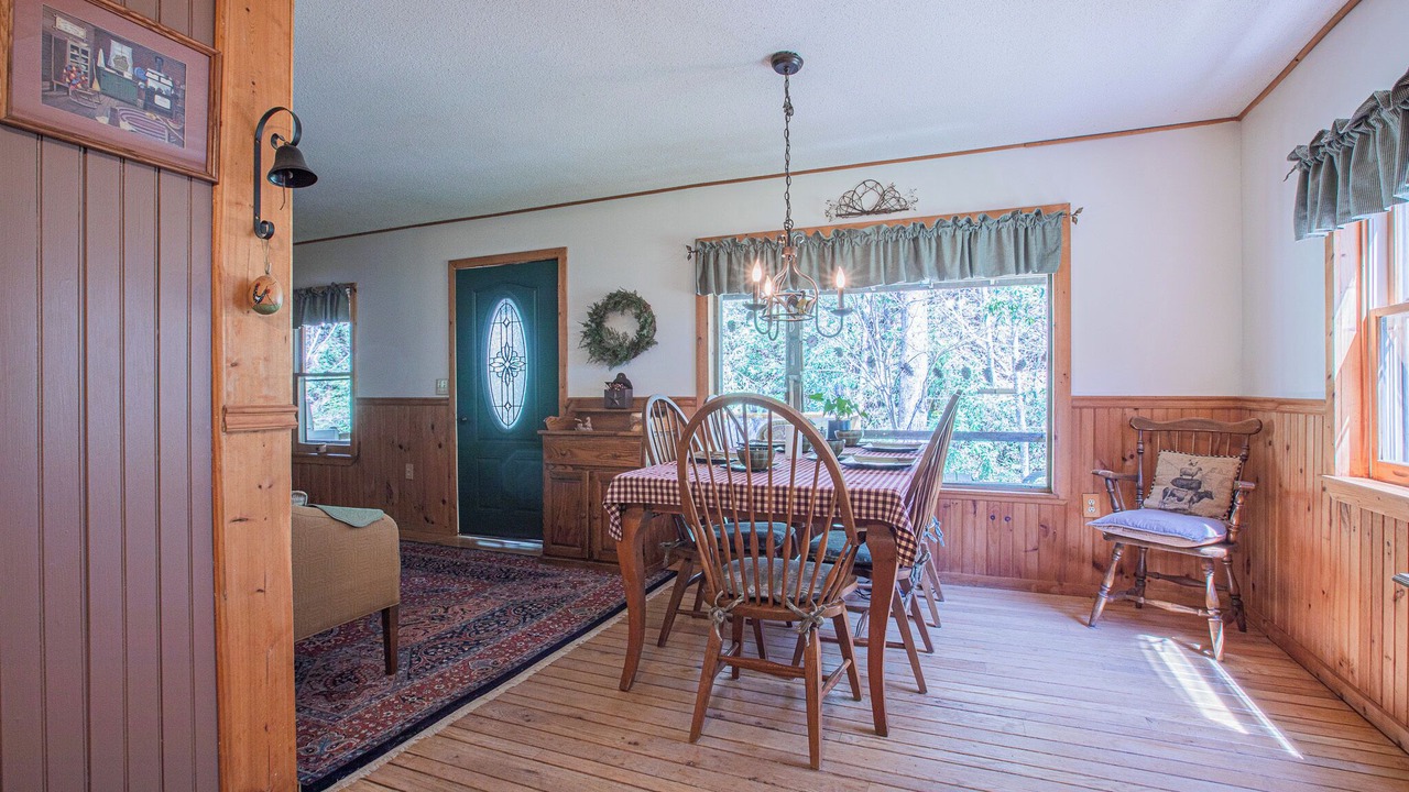 Photo of Bedroom in Robbinsville