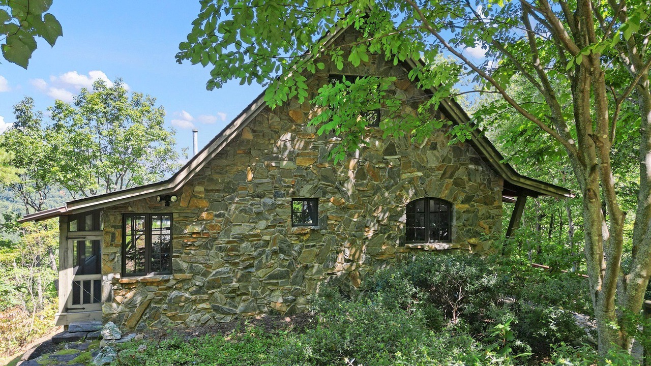 Photo of Outdoor in Black Mountain