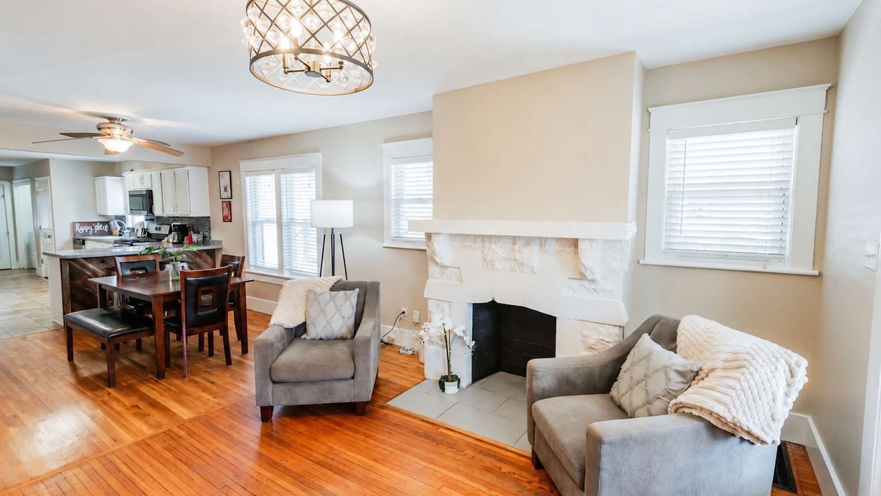 Photo of Livingroom in East Hill