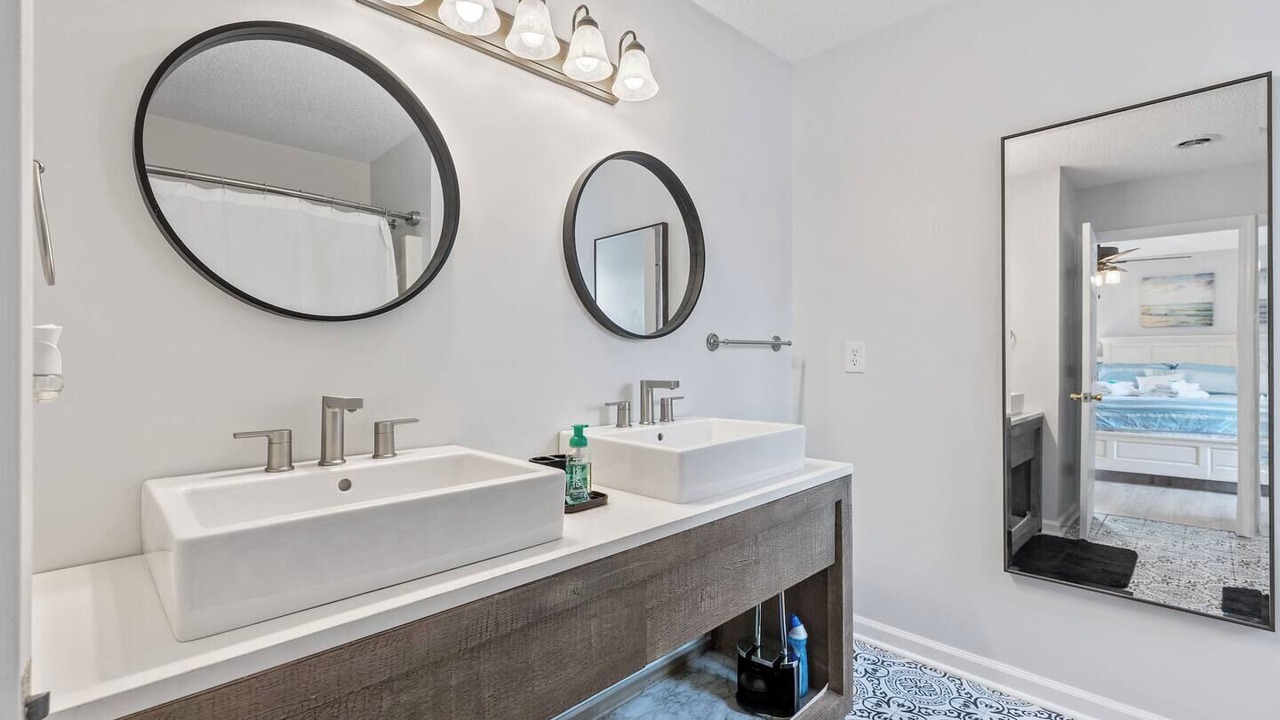 Photo of Bathroom in Myrtle Grove