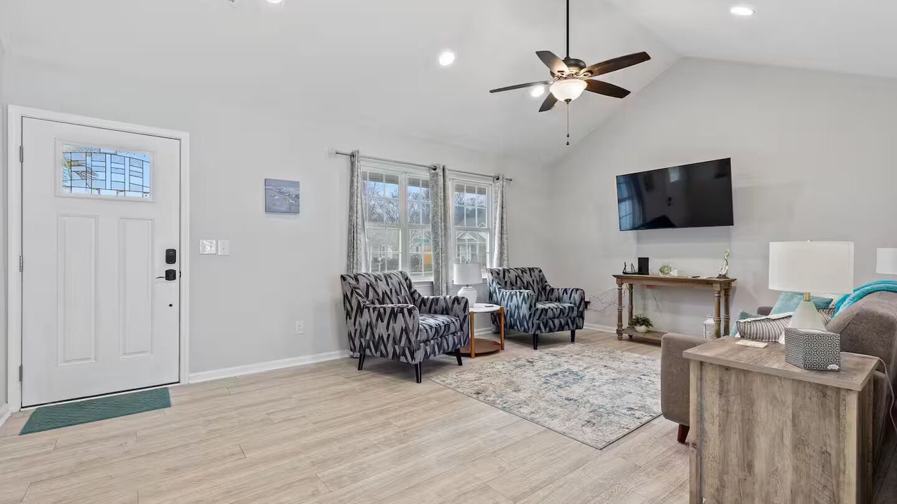 Photo of Livingroom in Myrtle Grove