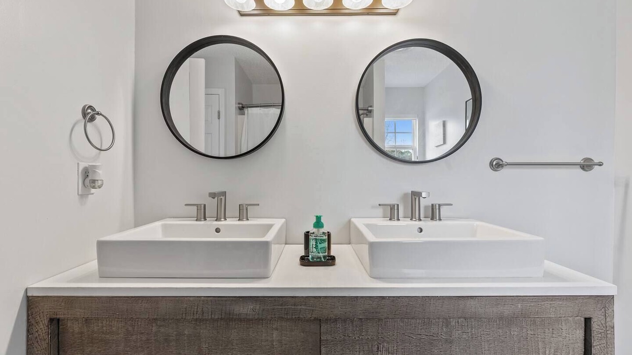 Photo of Bathroom in Myrtle Grove